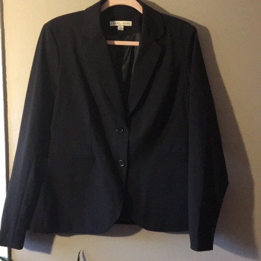 Structured Larry Levine Black Blazer